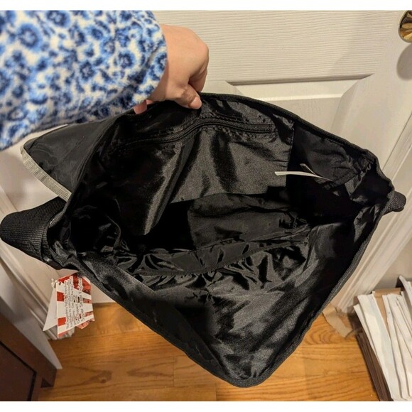 Retro Y2K Street Fighter IV: Chun Li Messenger Bag Capcom Black & White NWT - Picture 8 of 10